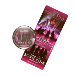 Holograficzna przypinka BLACKPINK [BORN PINK] IN CINEMAS (wersja 1) + BILET GRATIS!