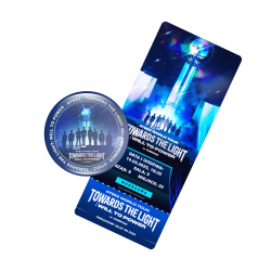 Holograficzna przypinka ATEEZ [TOWARDS THE LIGHT: WILL TO POWER] IN CINEMAS (wersja 2) + BILET GRATIS!