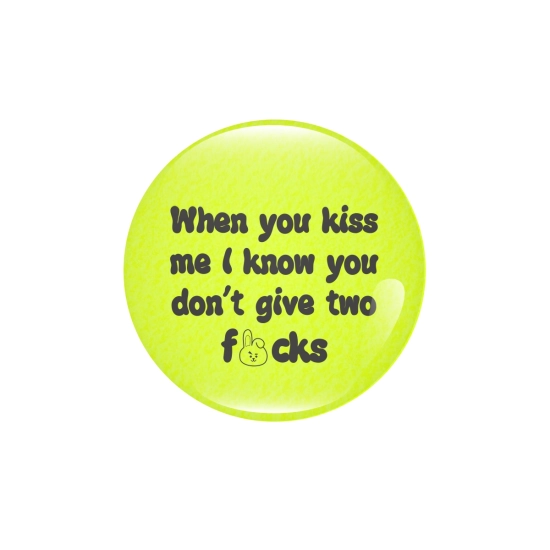 Przypinka fluo BTS - Savage Love (wersja 2)